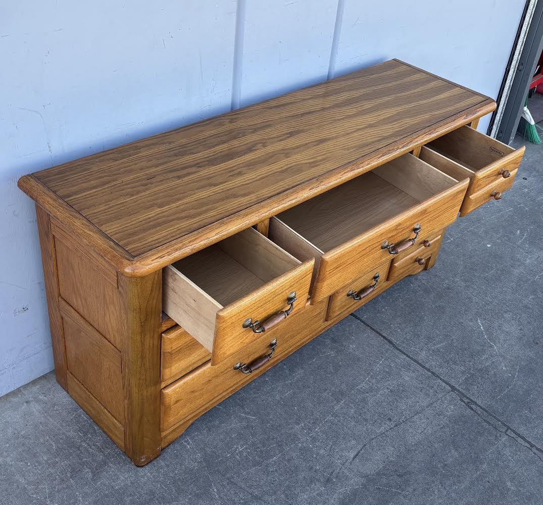 Bassett Vintage Wood Dresser