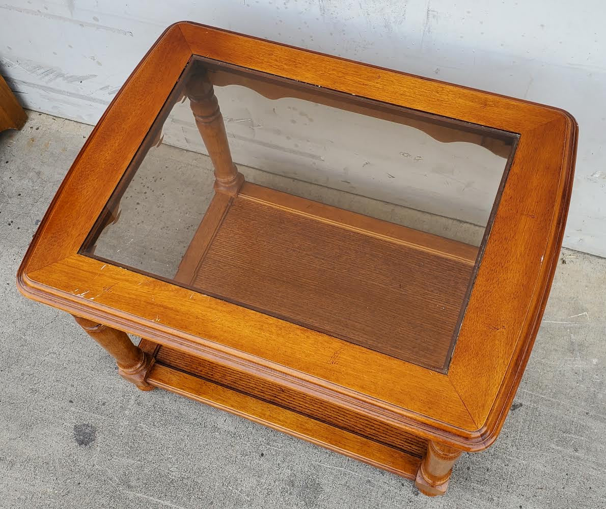 Glass top end/side table