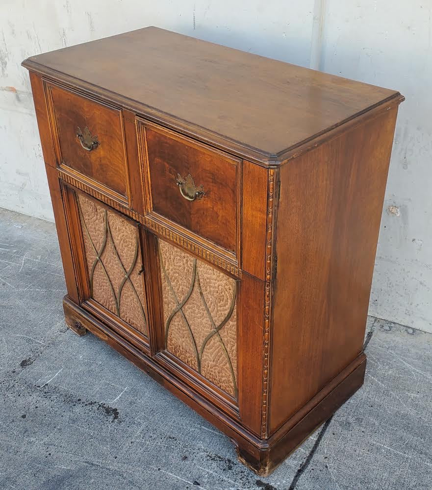 antique/vintage rca victor record player and radio cabinet for display