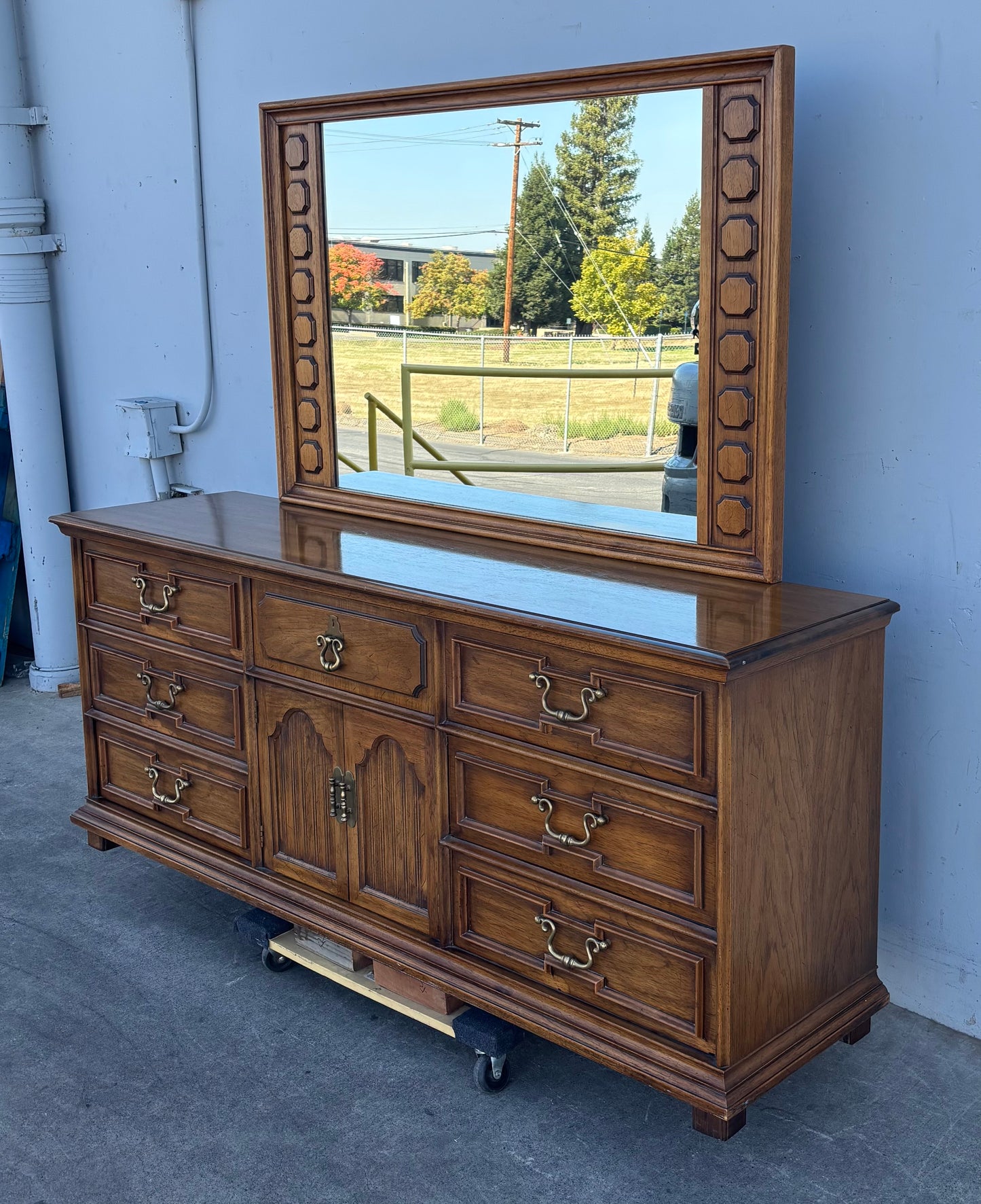 Dresser / chest of drawers with mirror
