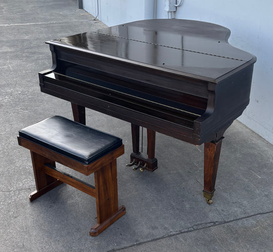 Hobart m. Cable baby grand piano with stool