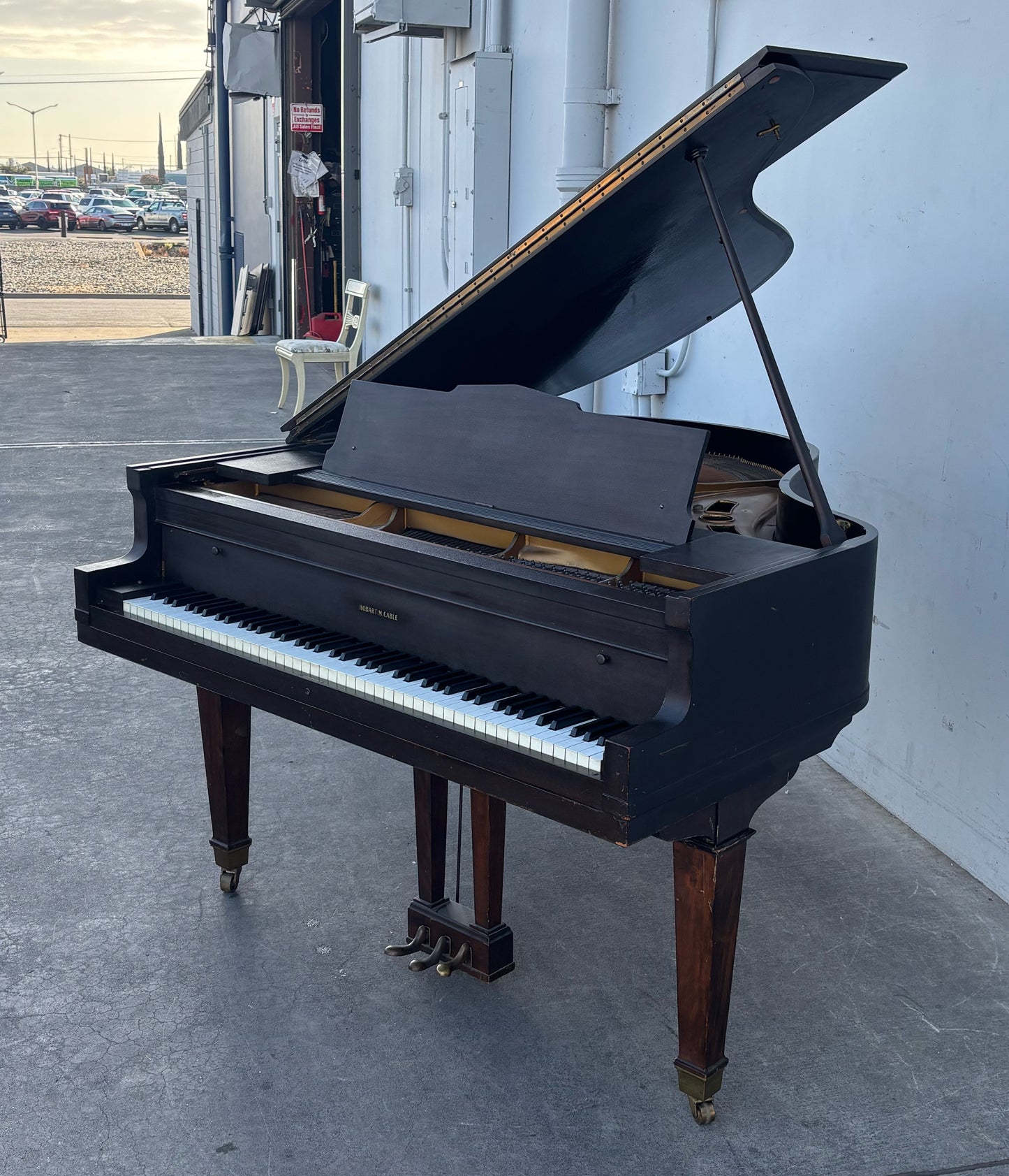 Hobart m. Cable baby grand piano with stool