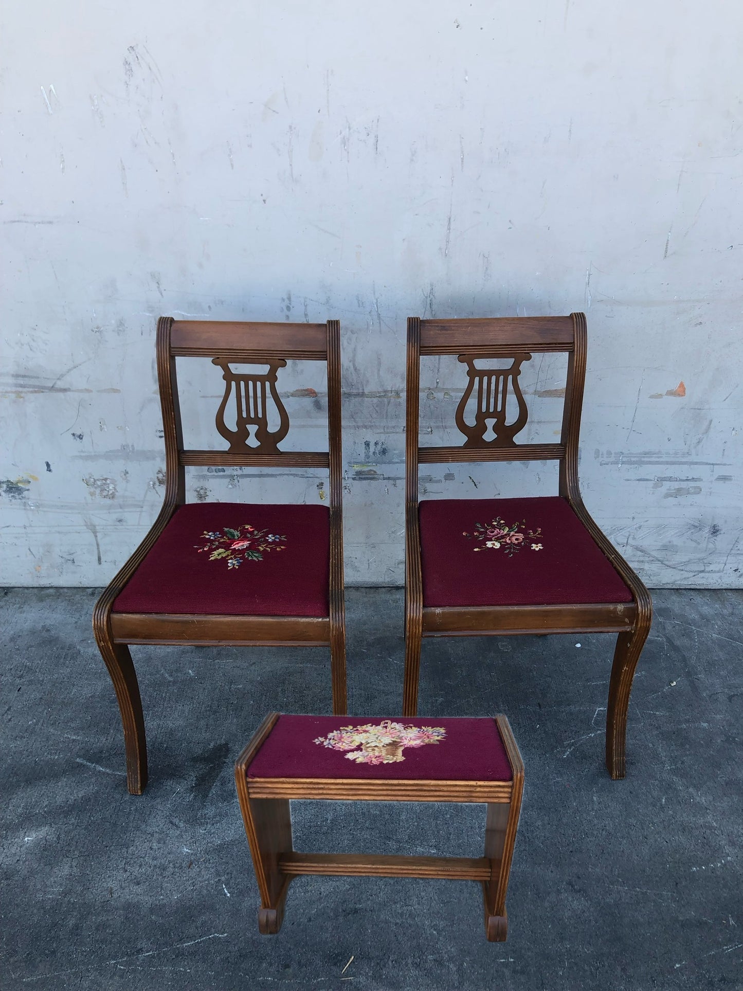 Lexington 2 red floral cushion side dining chairs and stool