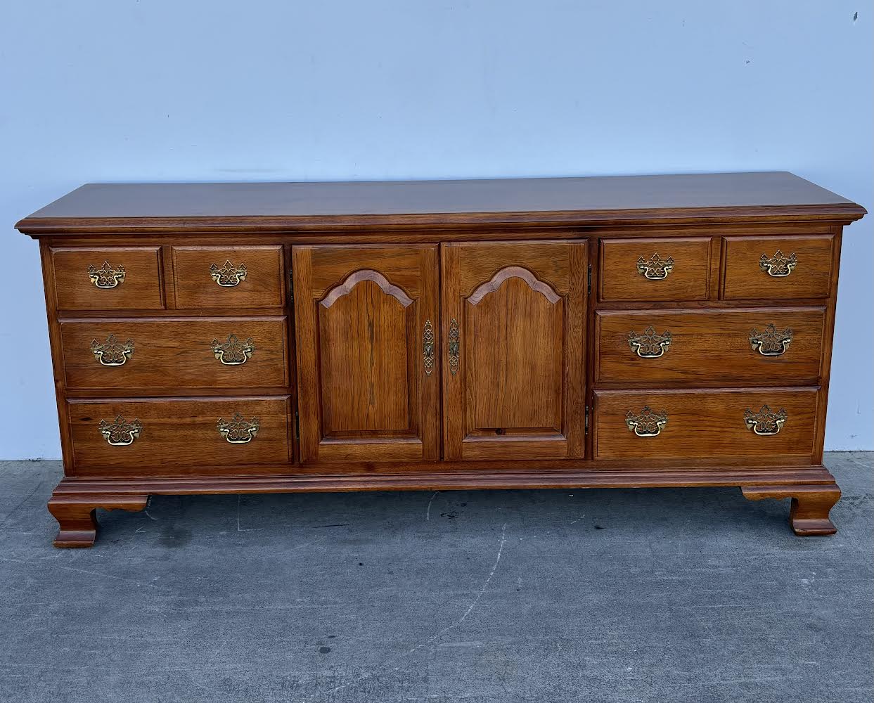 Thomasville Solid Wood Dresser / sideboard/ buffet