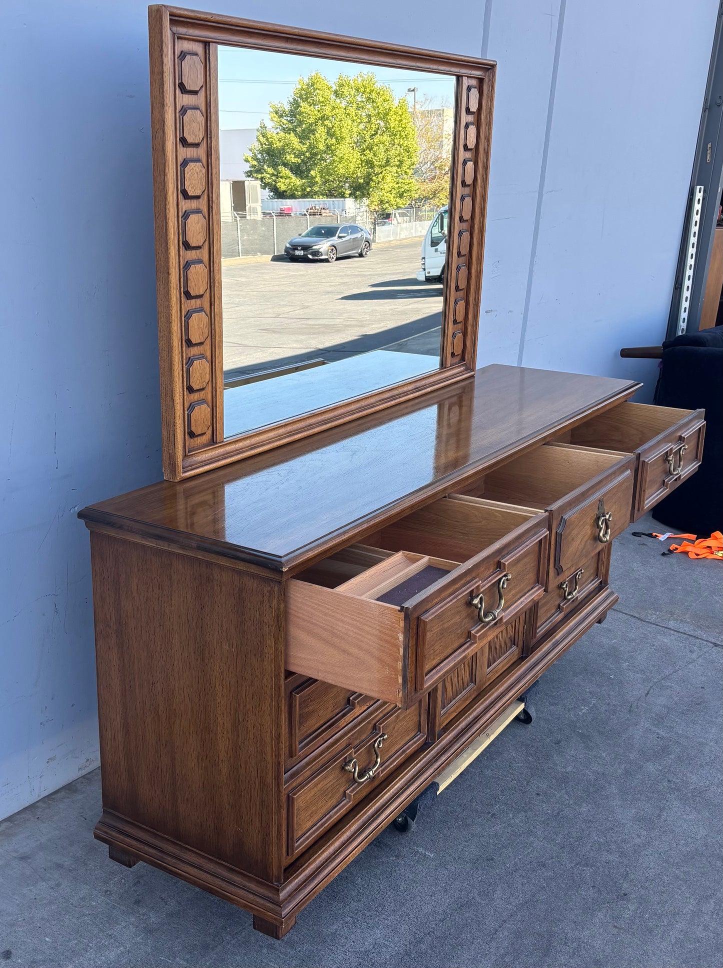 Dresser / chest of drawers with mirror