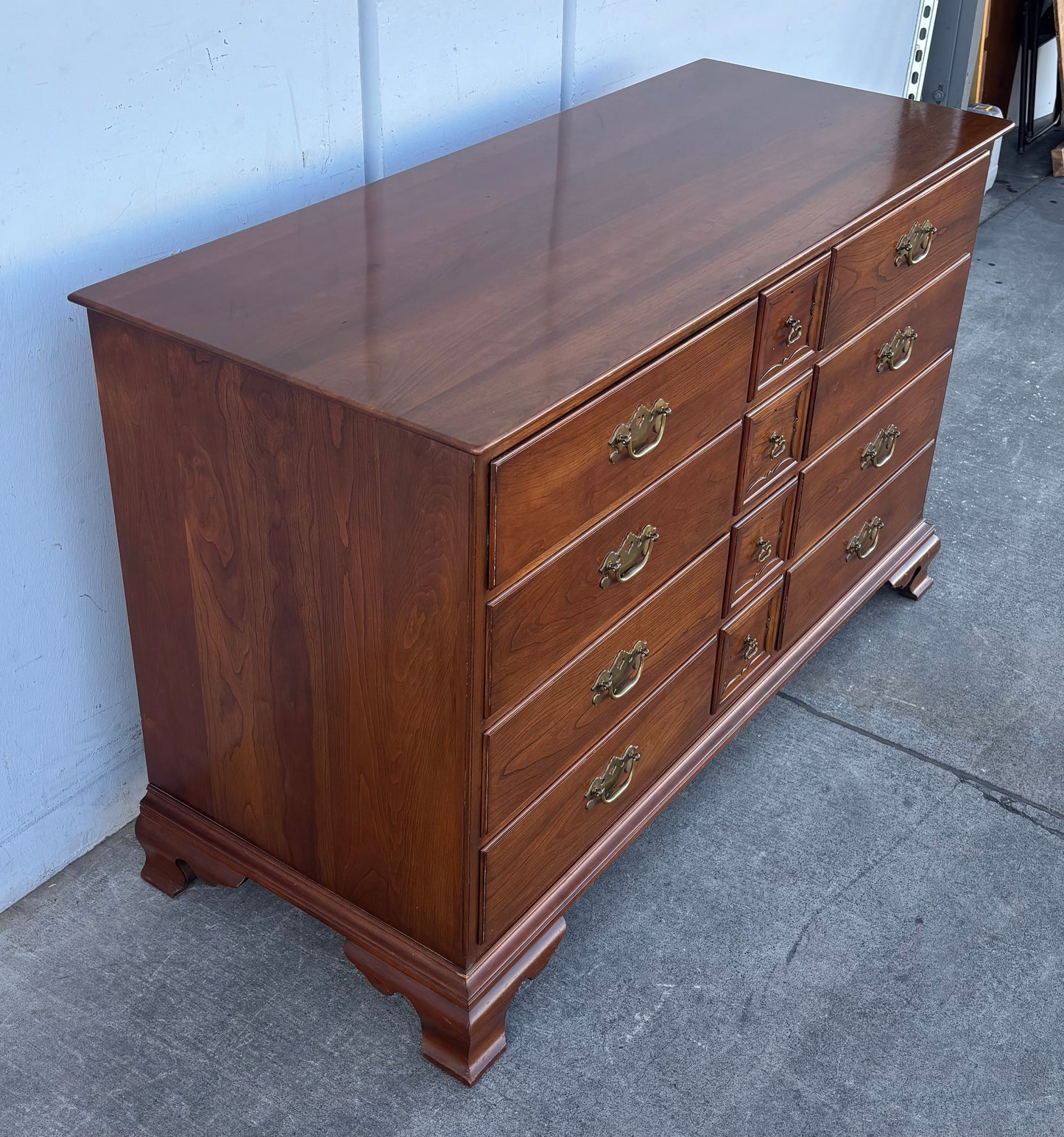 Master craftsmen sike s dresser / chest of drawers