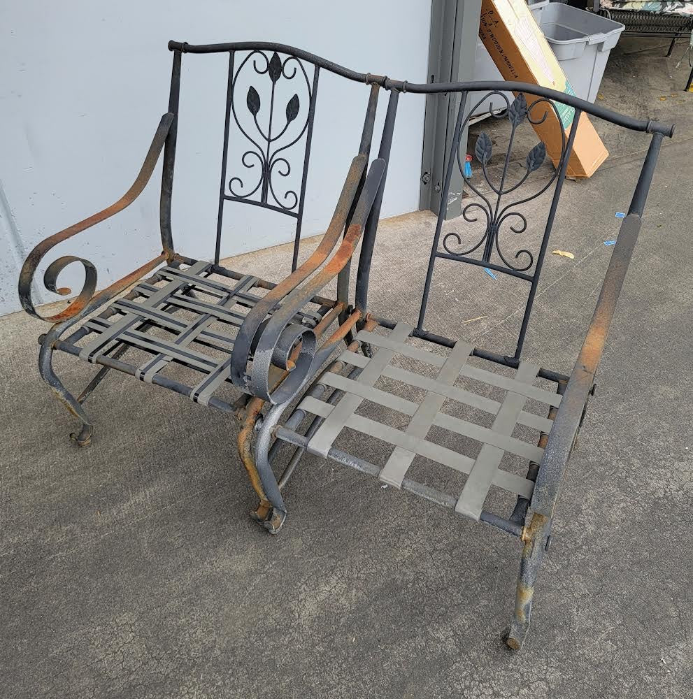 Patio set round table with 5 chairs and umbrella