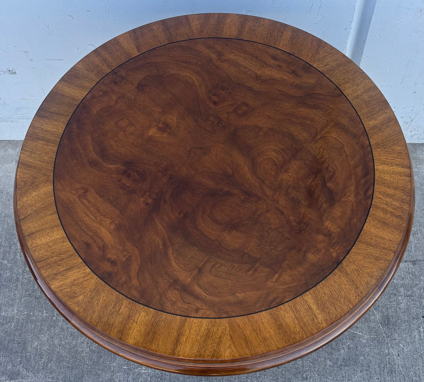 Karges end/ side table round