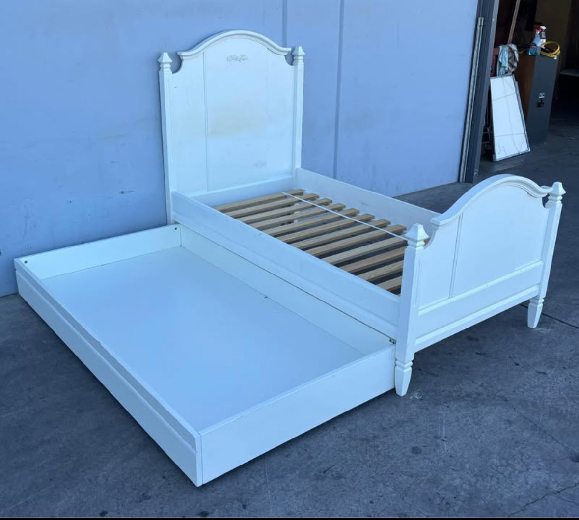 Twin Madeline Trundle Bed