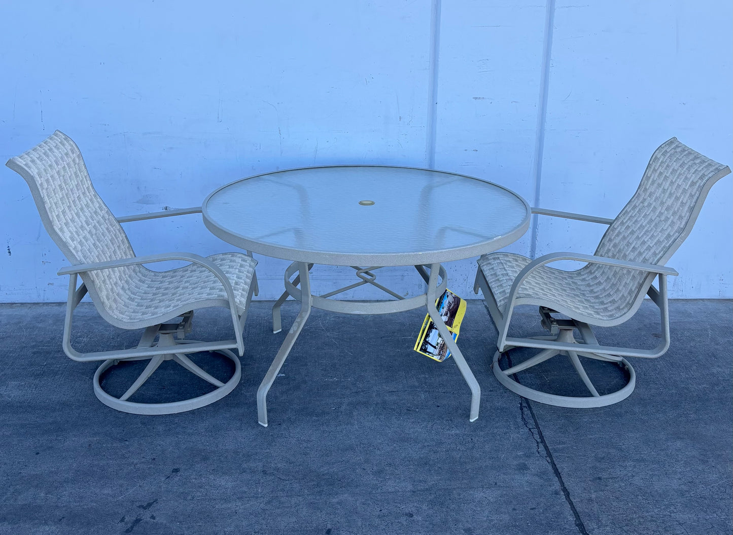Patio/ outdoor set round table with 2 swivel/rocker chairs