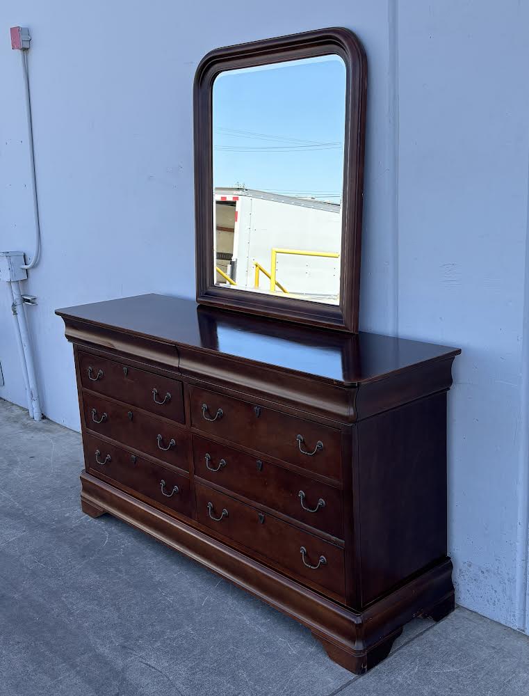 Bassett Furniture 8 Drawer Dark Wood Dresser with Mirror