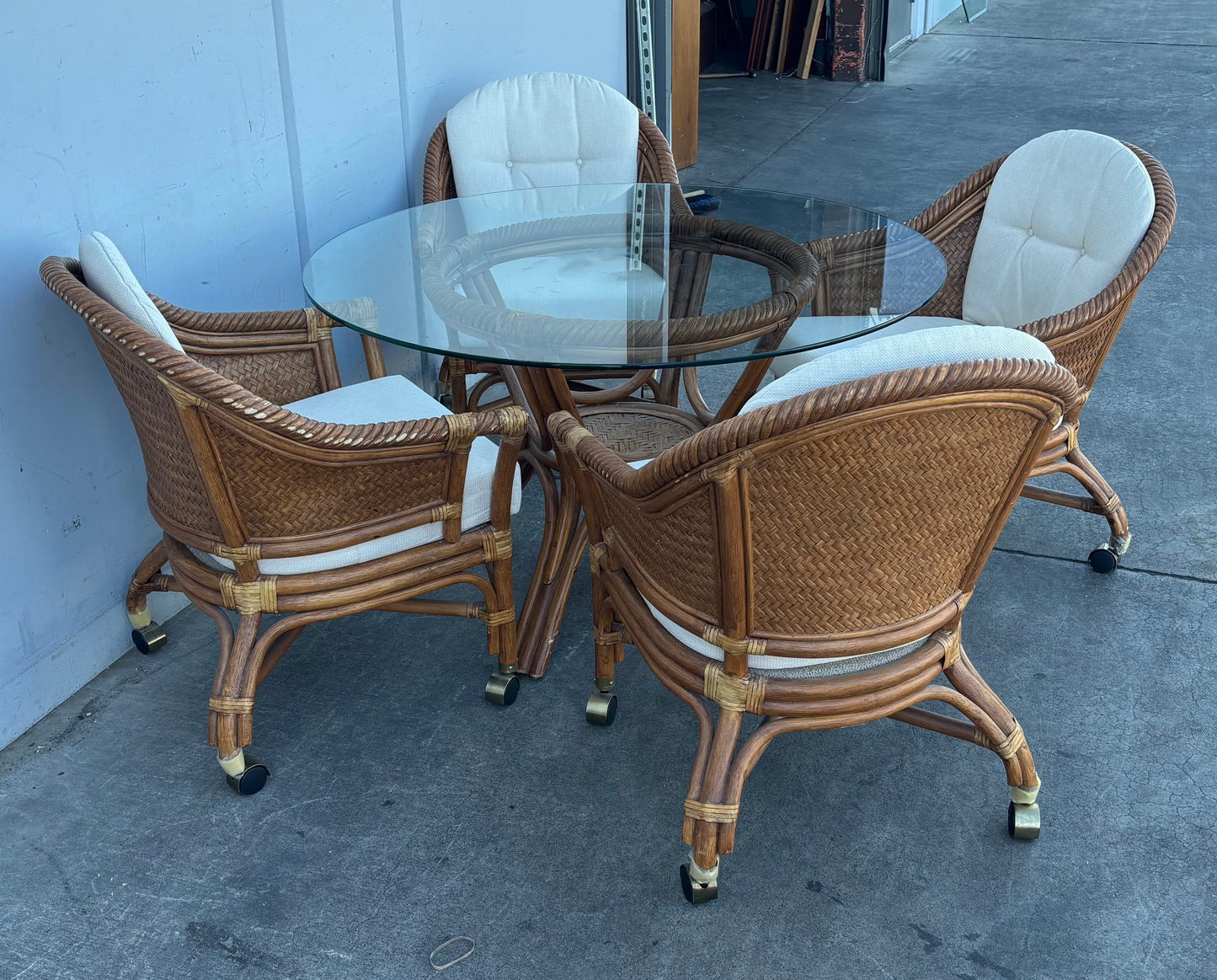 Dining set round glass table with 4 chairs on wheels and table cover rattan bamboo style