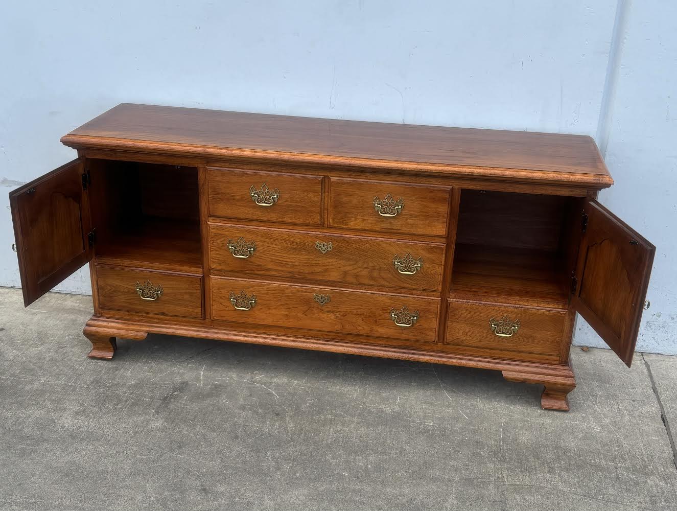 Thomasville Fisher Park Collection Buffet Dresser