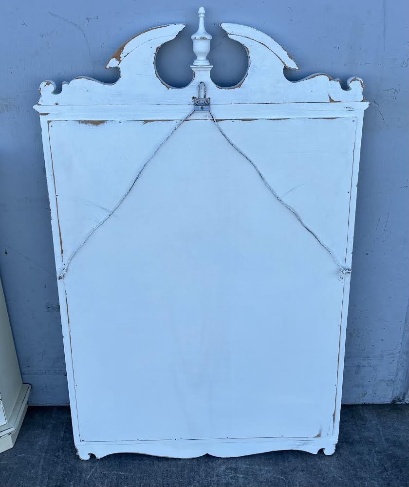 White/cream entry/hallway cabinet with mirror