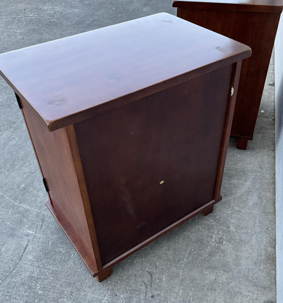 2 Wine rack cabinet with door