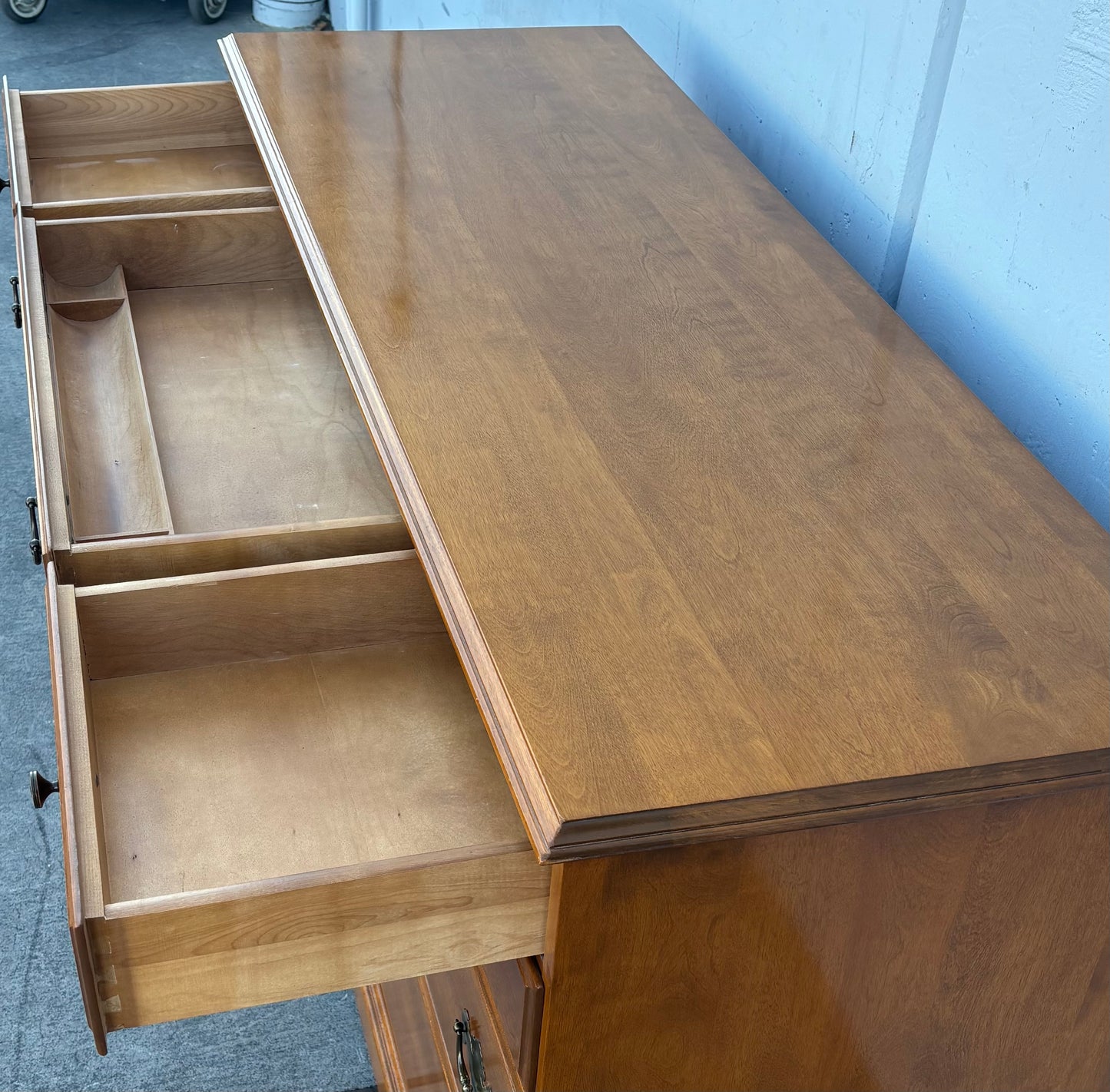 Ethan Allen dresser/ chest of drawers