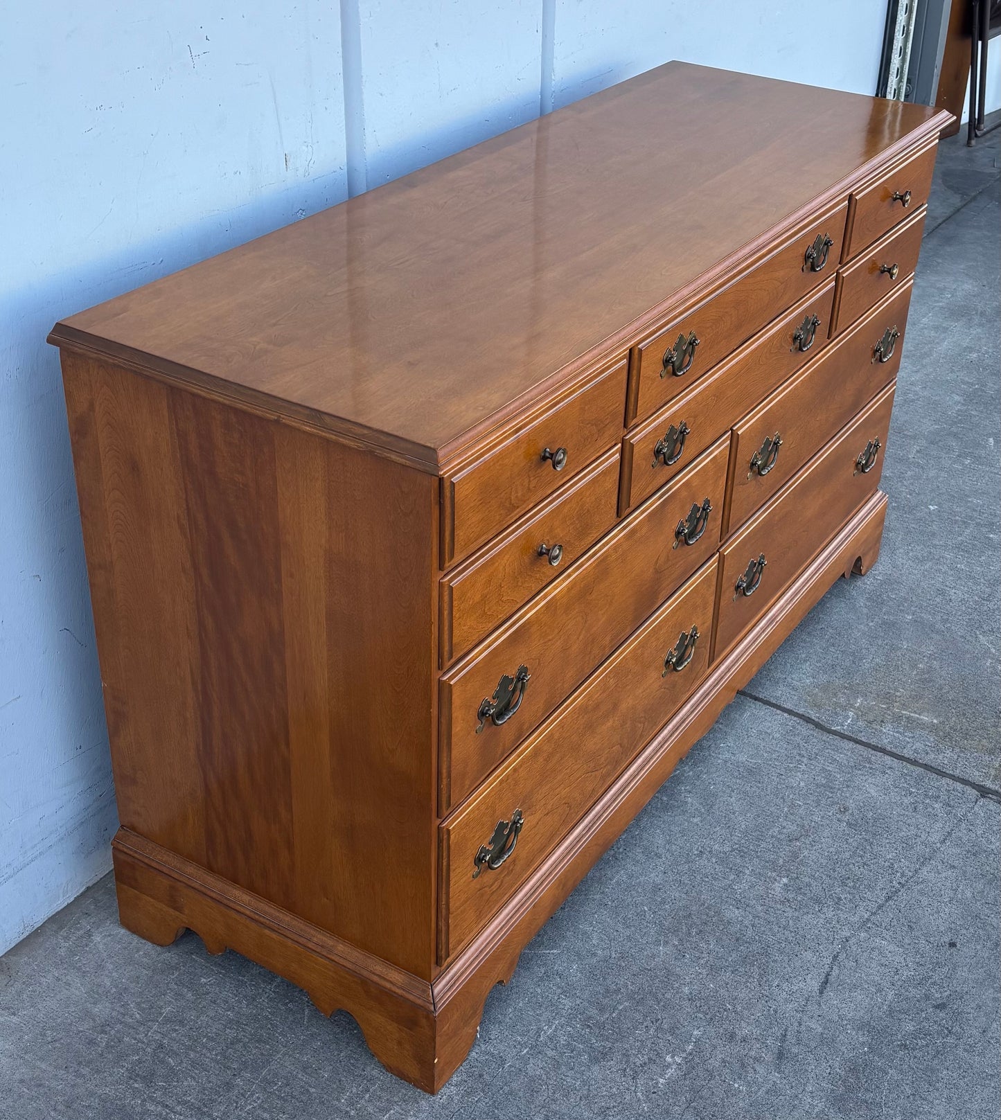 Ethan Allen dresser/ chest of drawers