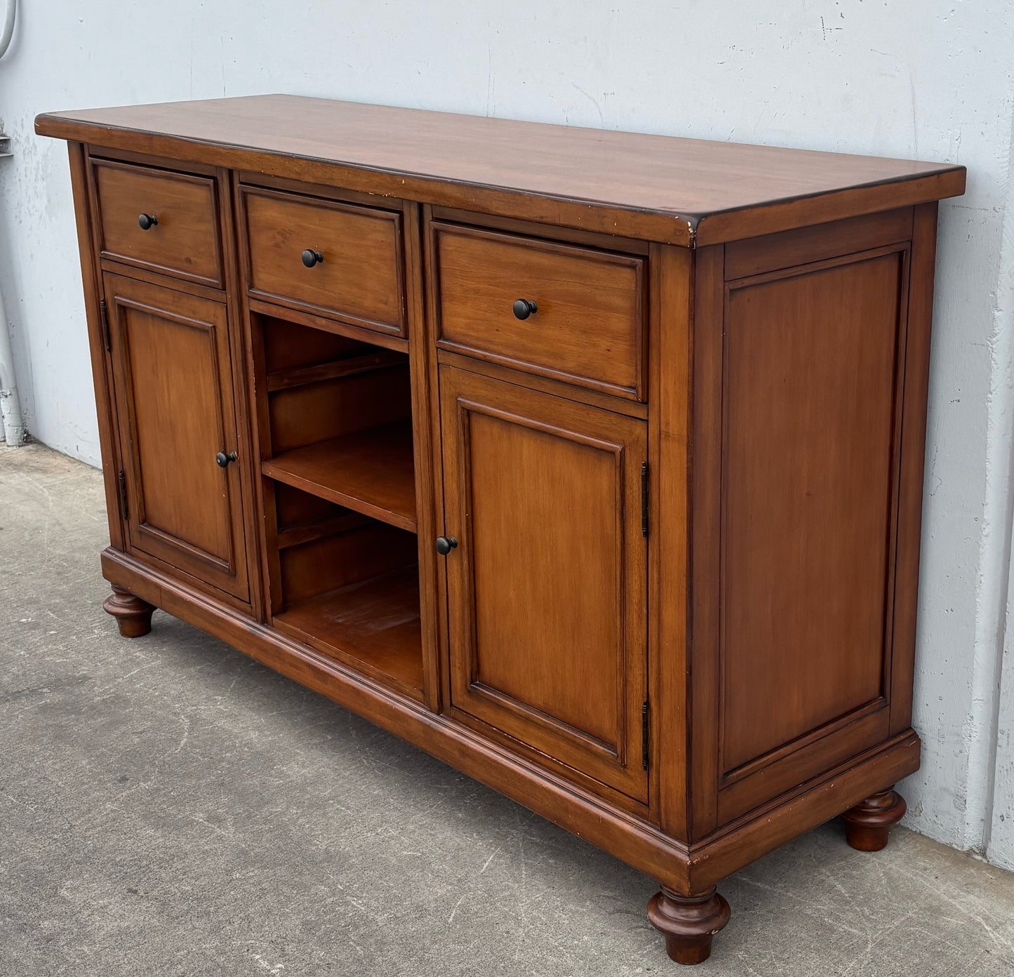 Sideboard/ buffet cabinet