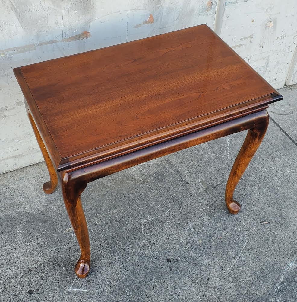 end/side table Queen Anne style with pull out sides