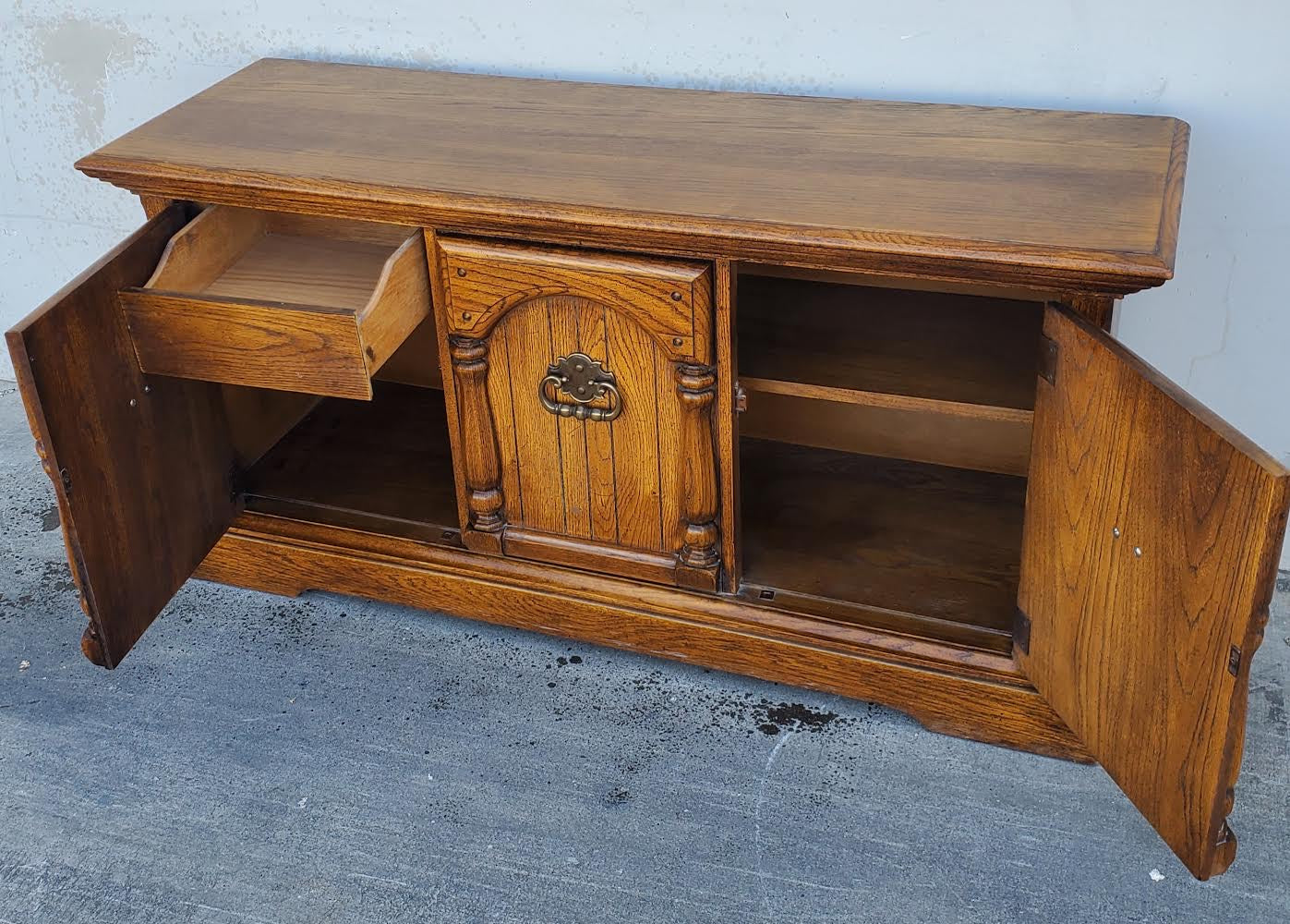 Buffet/sideboard credenza/cabinet vintage