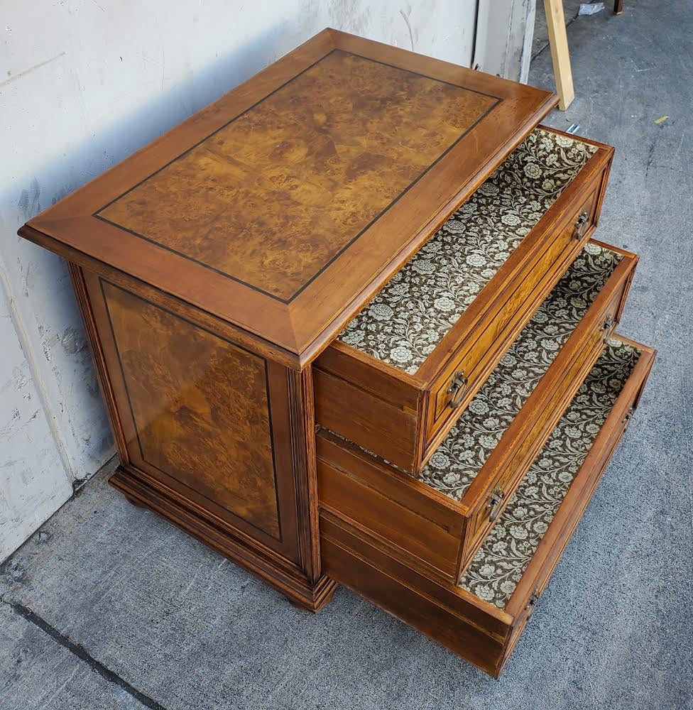 Italian nightstand/end/side table