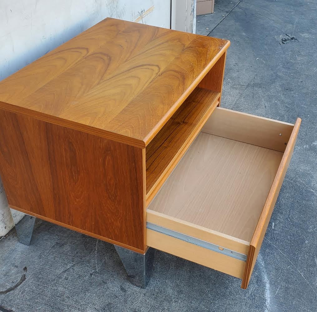 mid century modern nightstand/end/side table