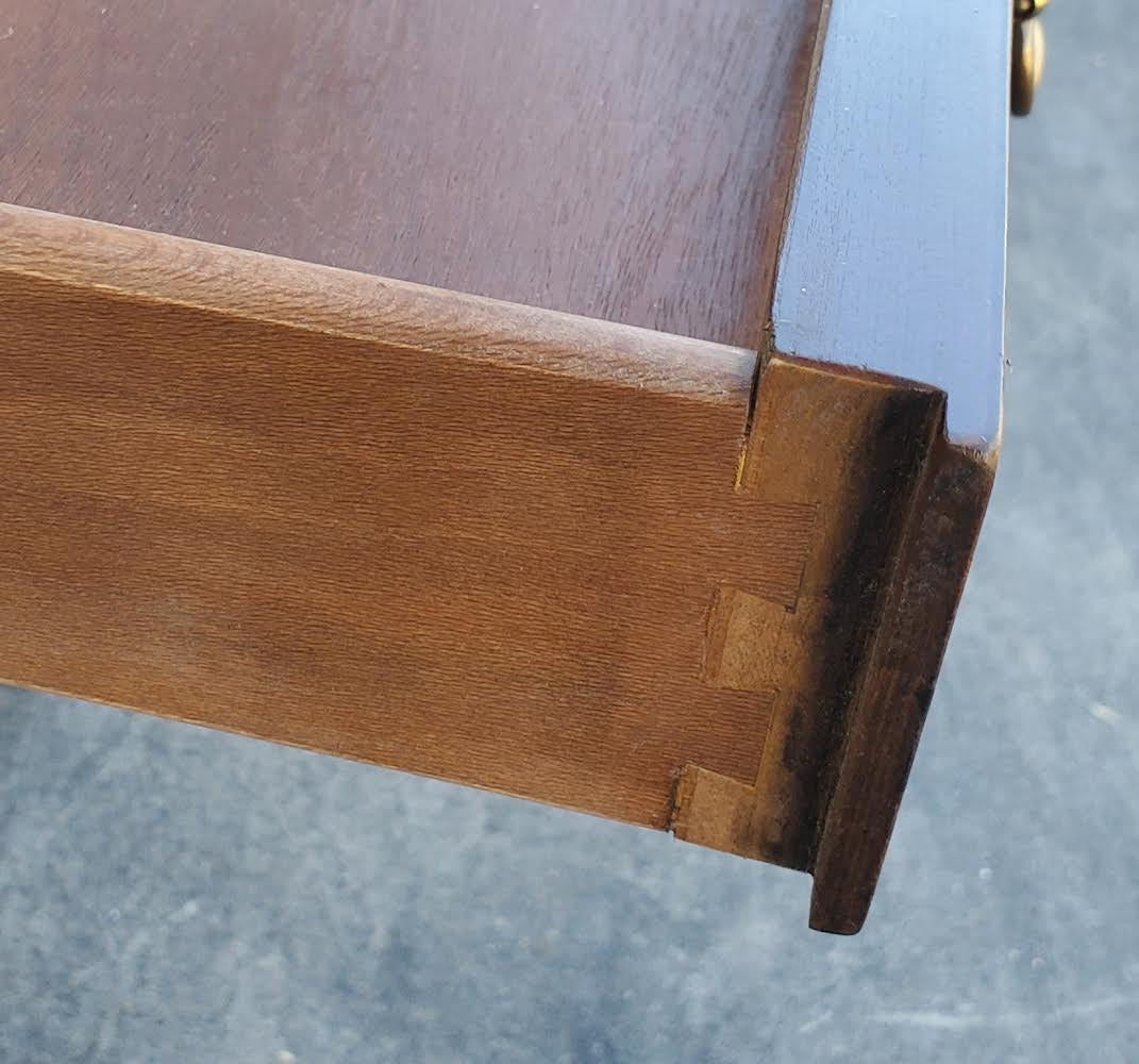 Henredon channel crossings end/side table