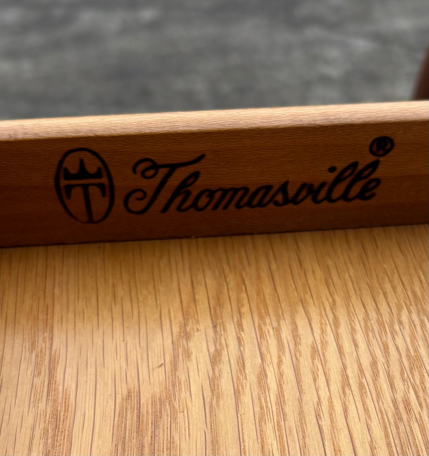 Thomasville dining table with 2 leaves