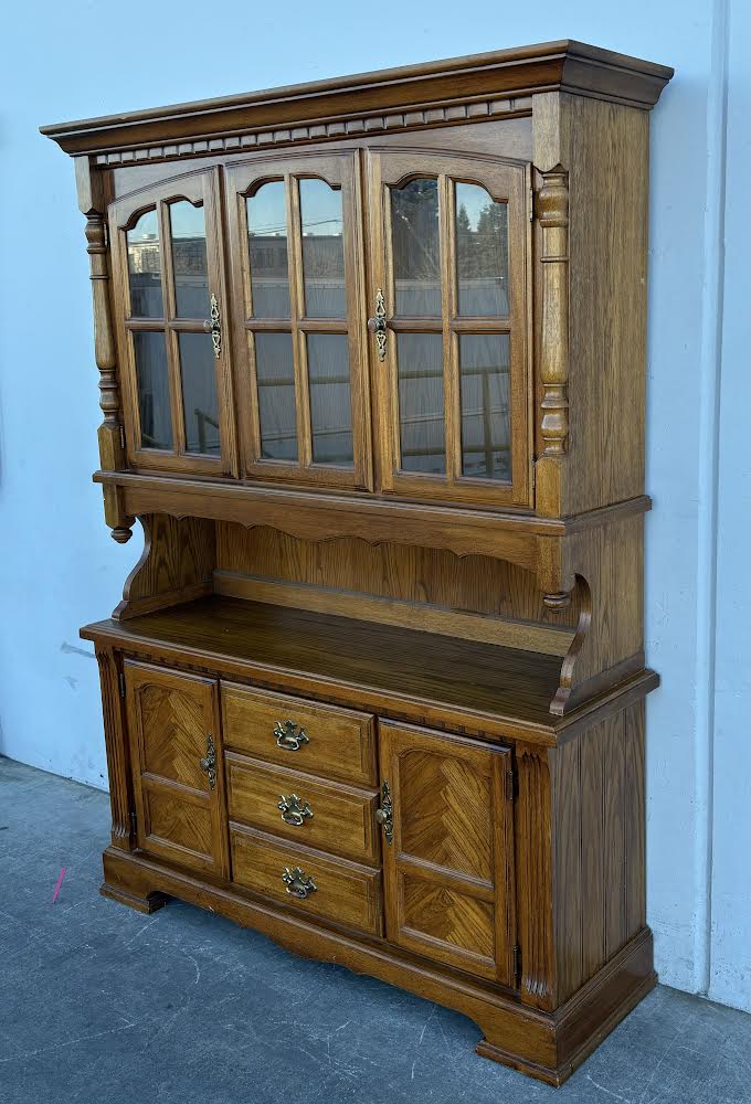 Dark Wood Hutch/China Cabinet