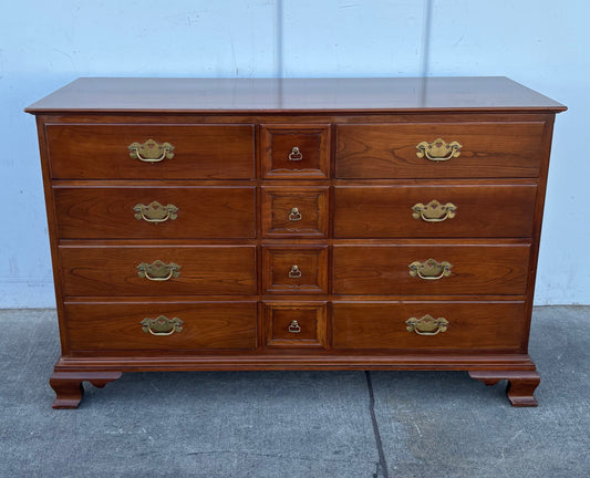 Master craftsmen sike s dresser / chest of drawers