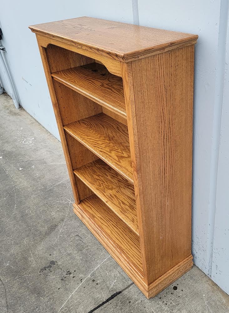 Short 4 shelf light wood bookcase/ bookshelf