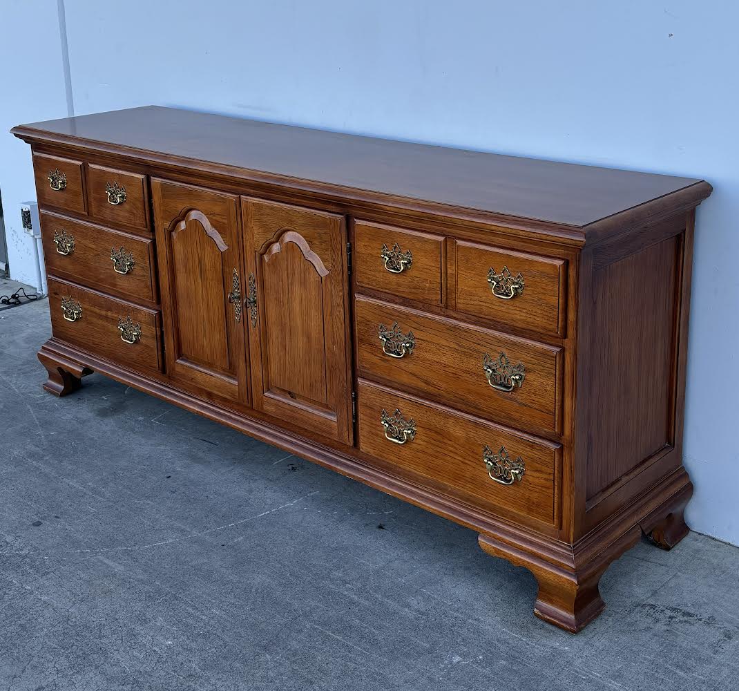 Thomasville Solid Wood Dresser / sideboard/ buffet