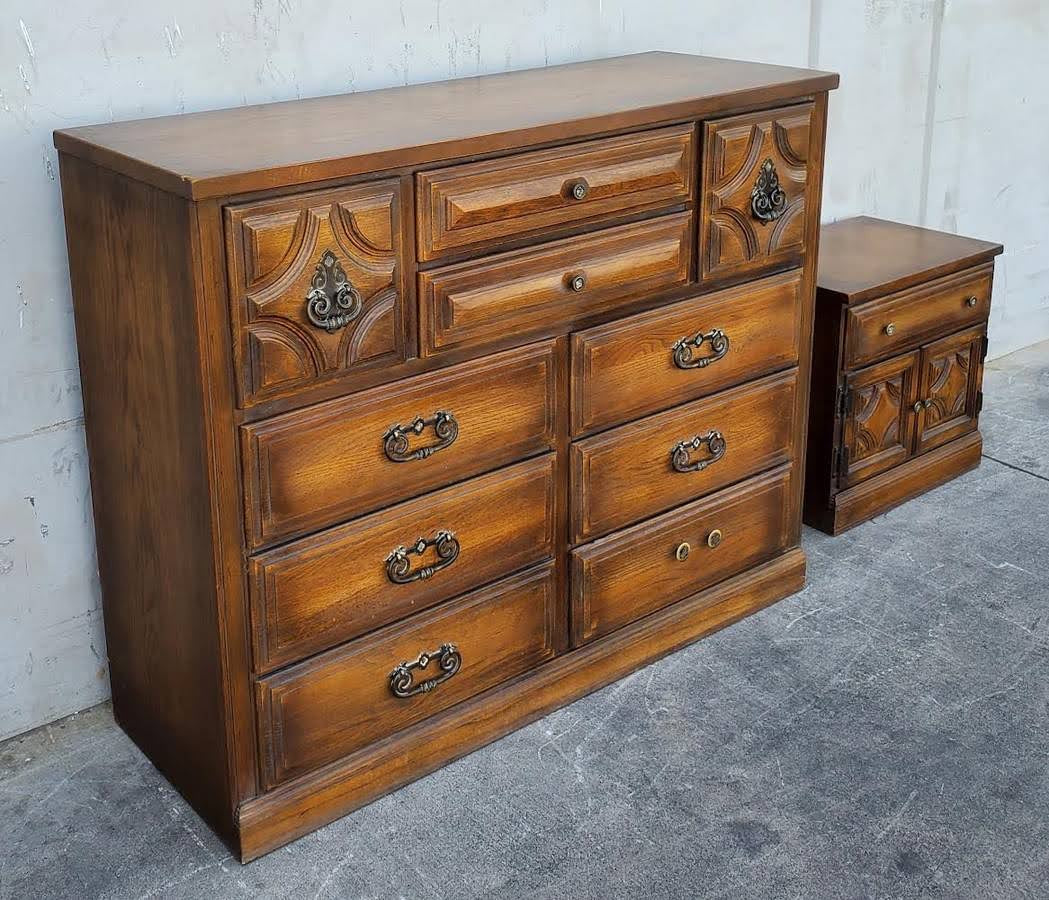 Dresser/tallboy and nightstand set