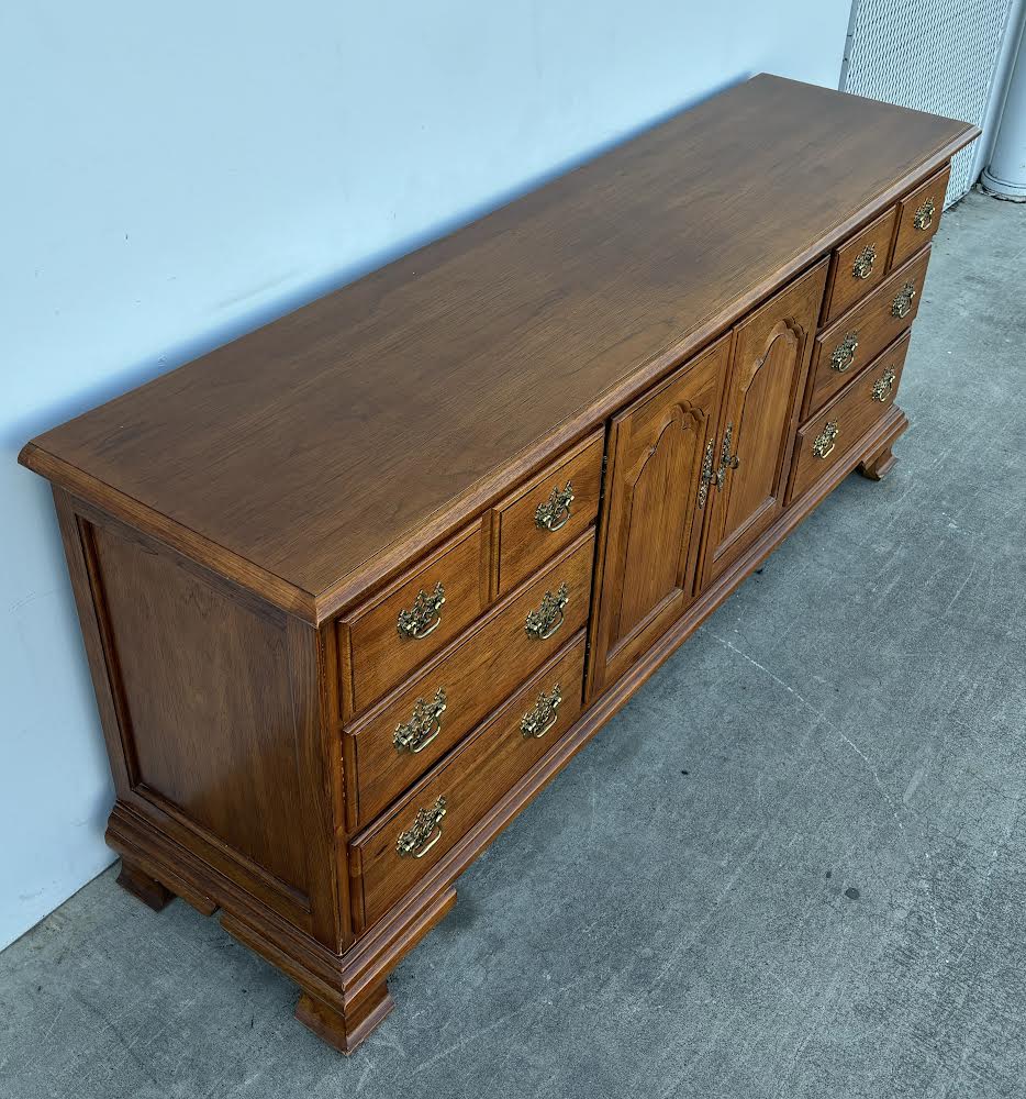 Thomasville Solid Wood Dresser / sideboard/ buffet