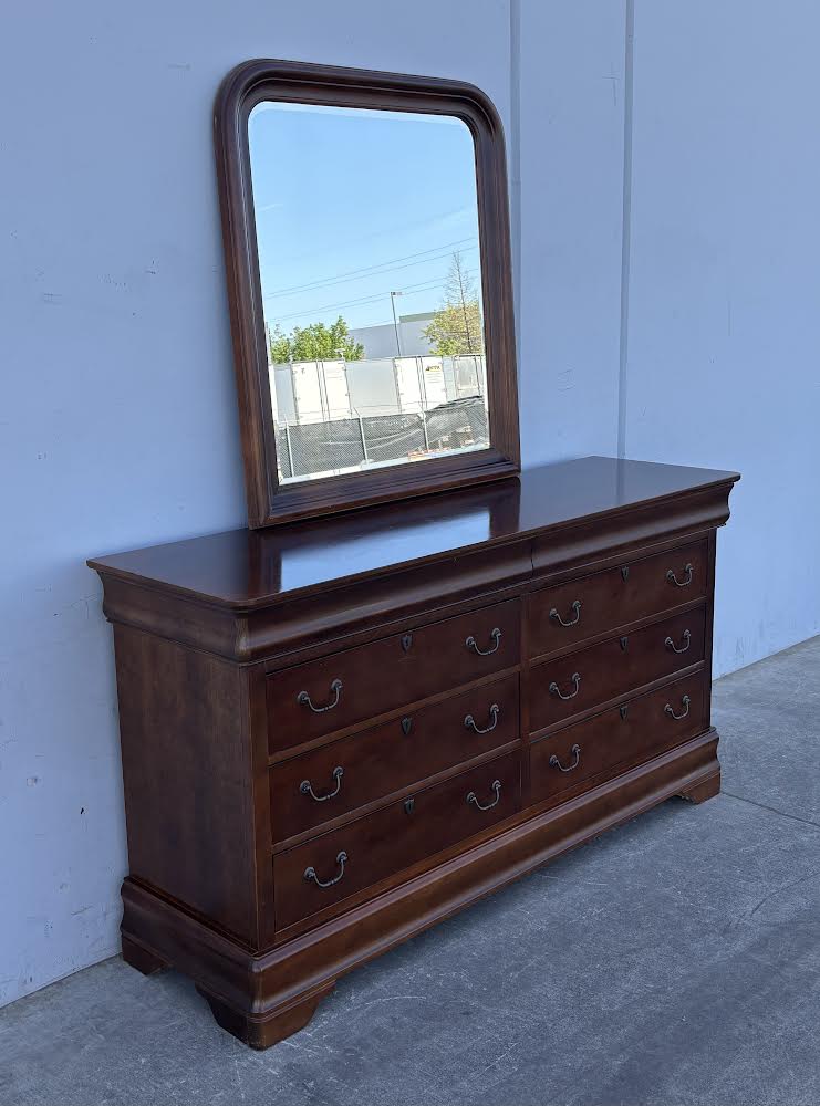 Bassett Furniture 8 Drawer Dark Wood Dresser with Mirror