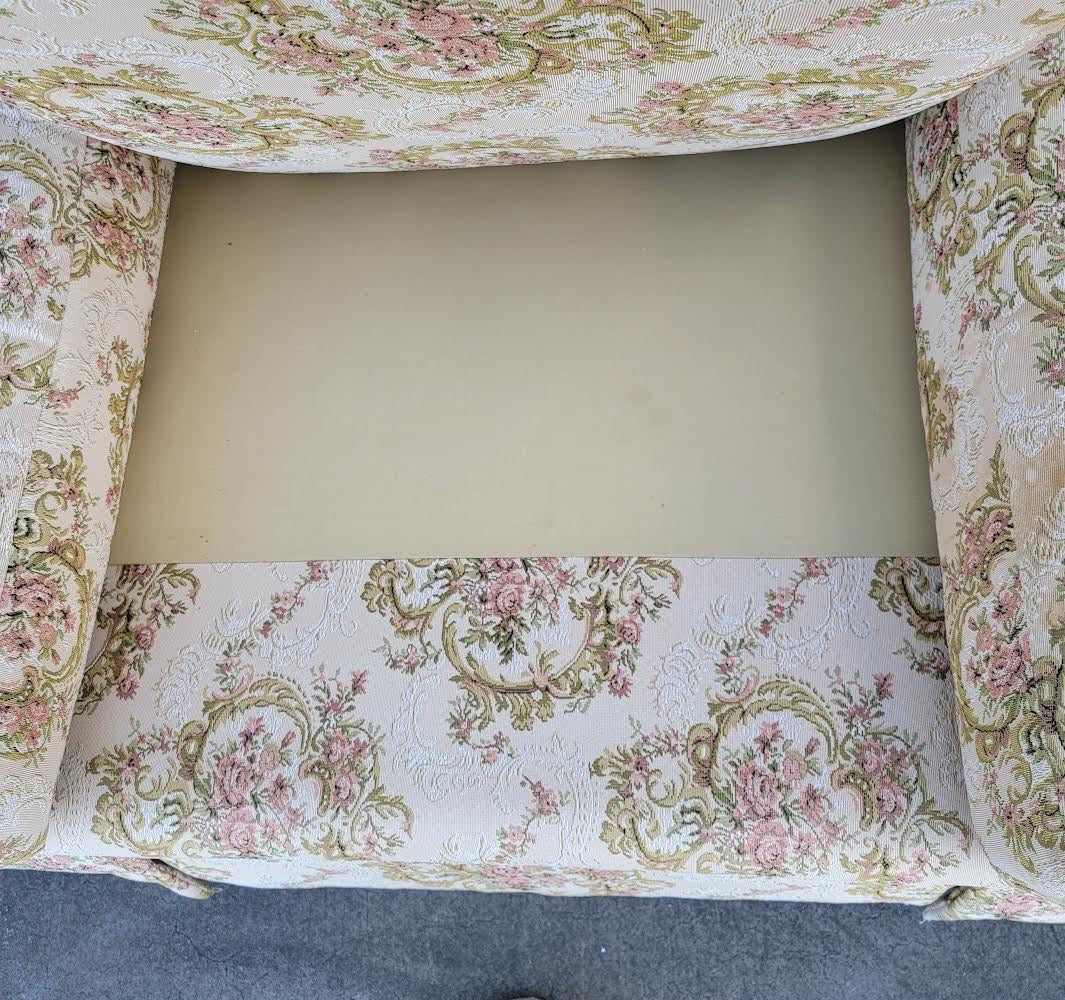 Floral couch / sofa settee vintage