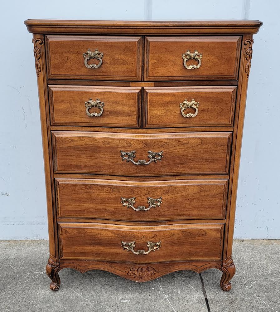 Drew highboy dresser/ chest of drawers vintage/ antique Drew highboy dresser/ chest of drawers vintage/ antique
