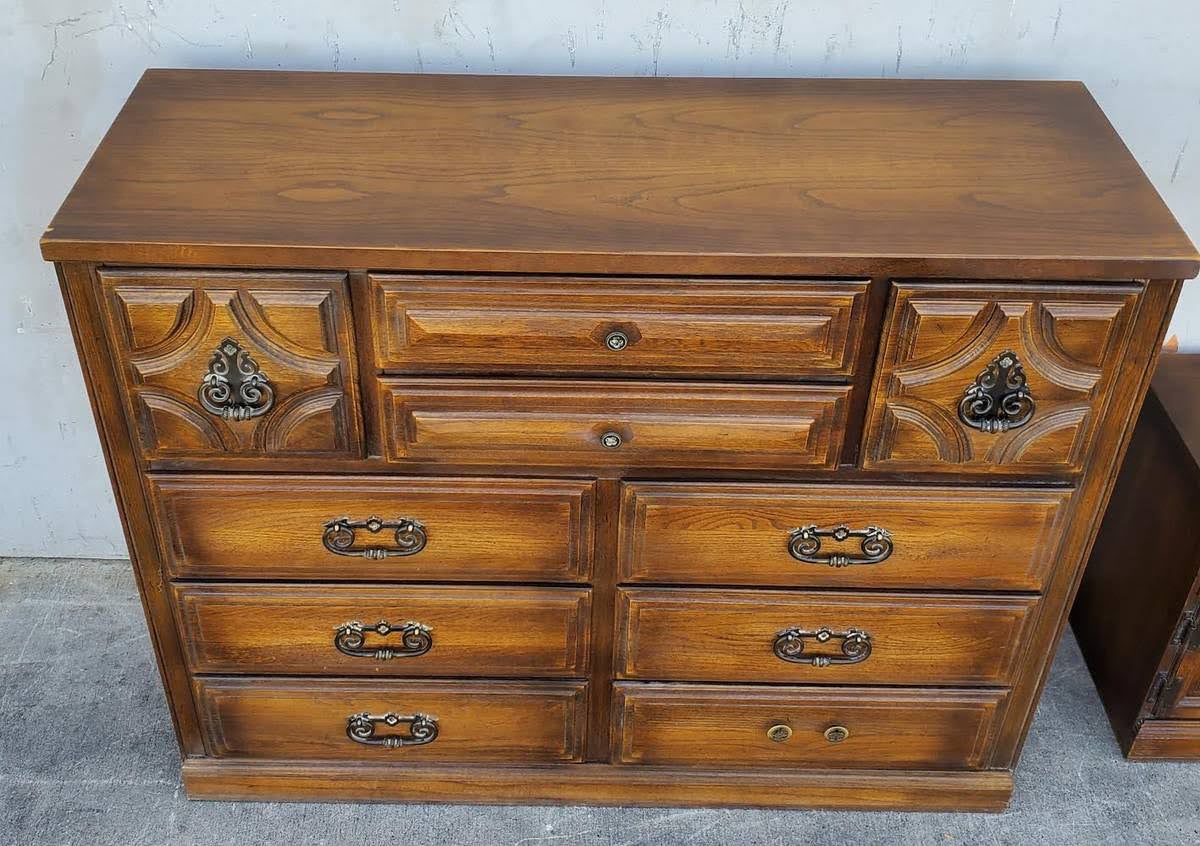 Dresser/tallboy and nightstand set