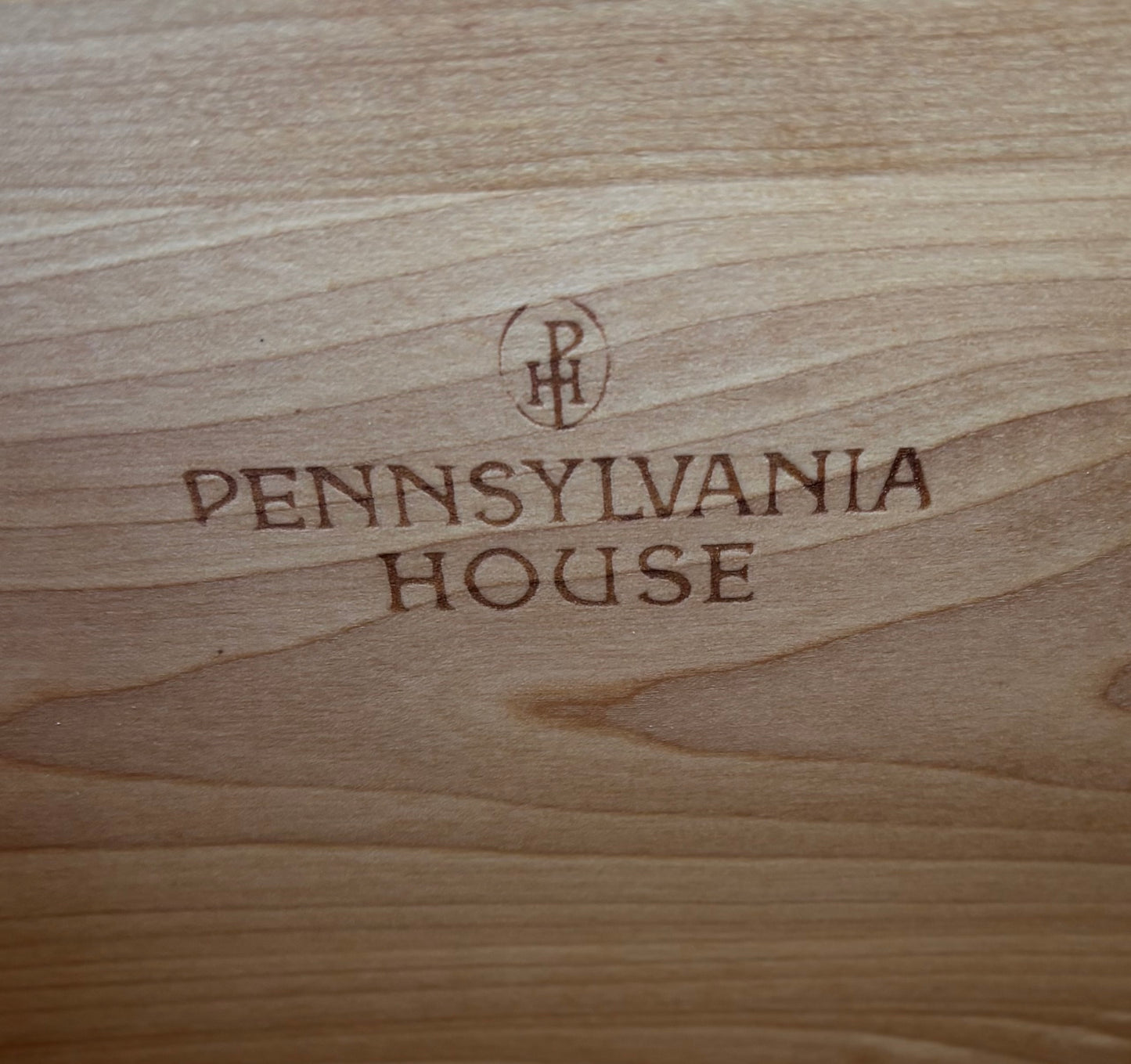 Pennsylvania house dark wood mahogany console/ hallway table