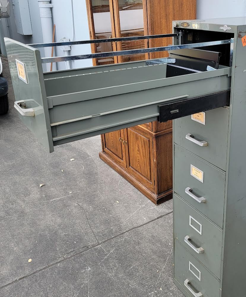 Globe-wernicke Green/grey vertical file cabinet