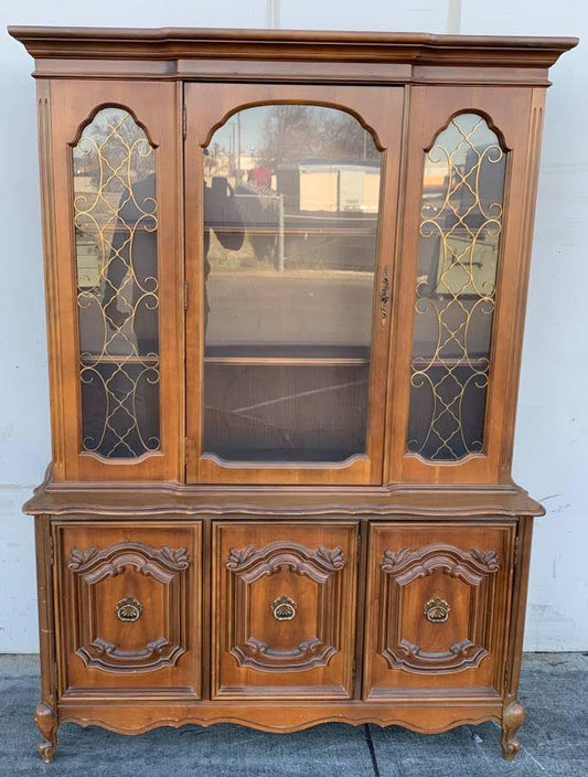 Display cabinet China hutch French provincial style