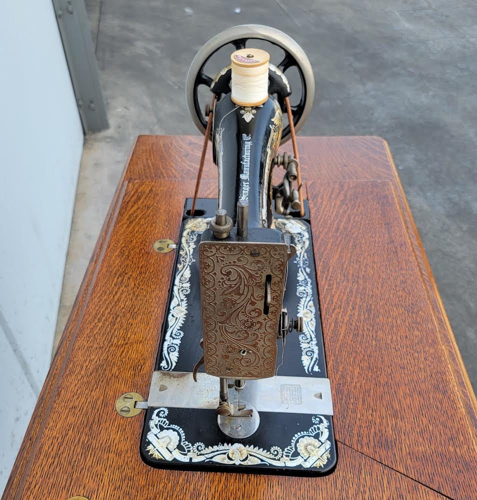 antique/ vintage singer sewing machine