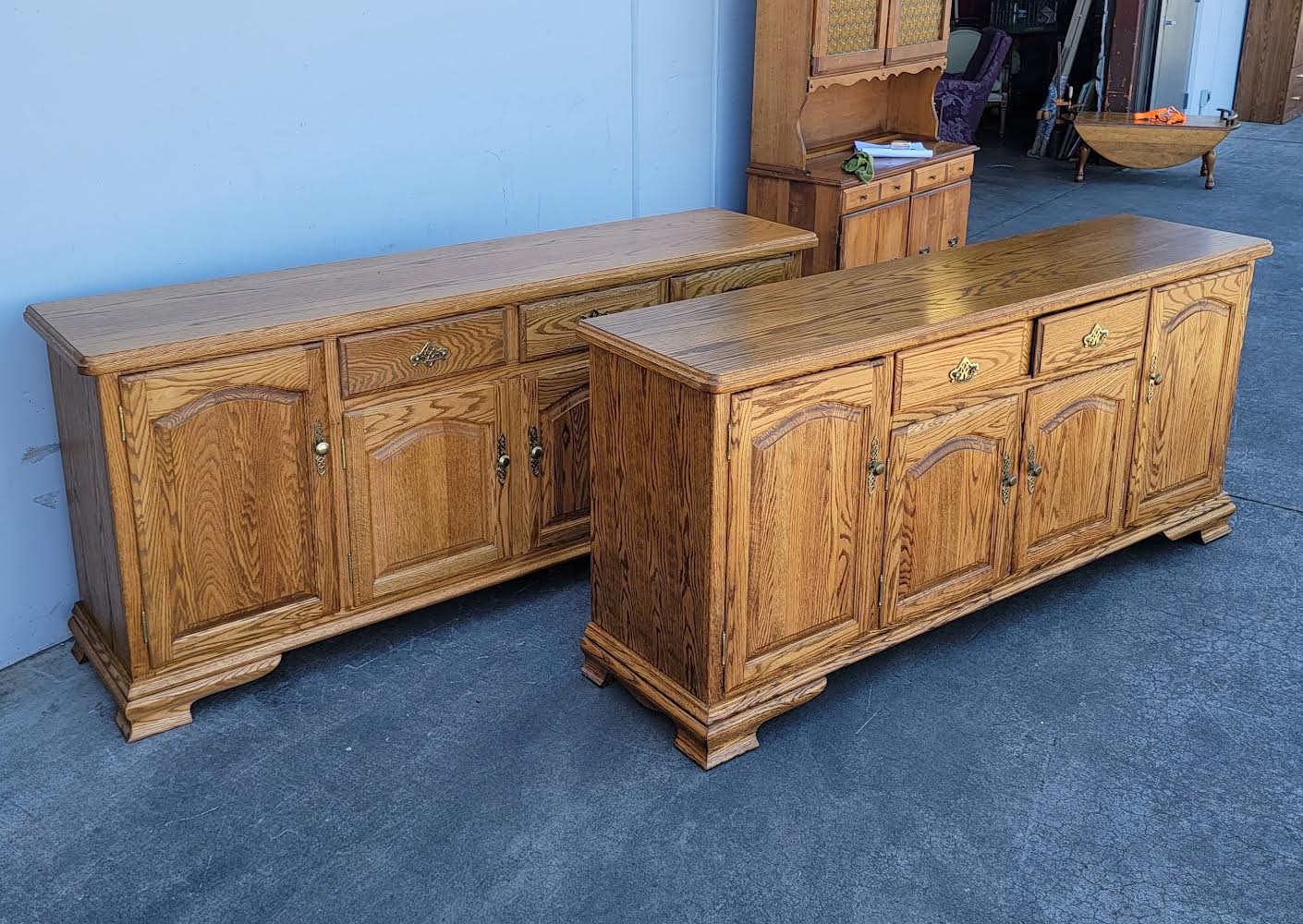 Light wood dresser/chest of drawers (1 available)
