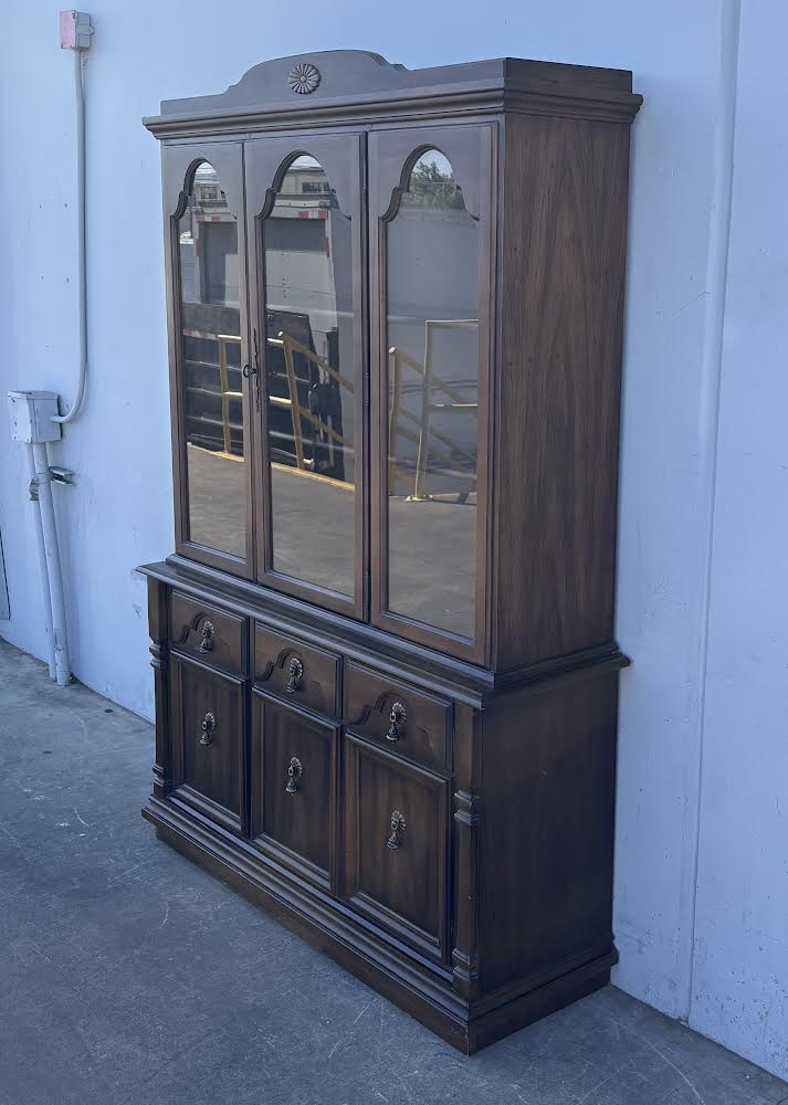 China Hutch Curio Cabinet