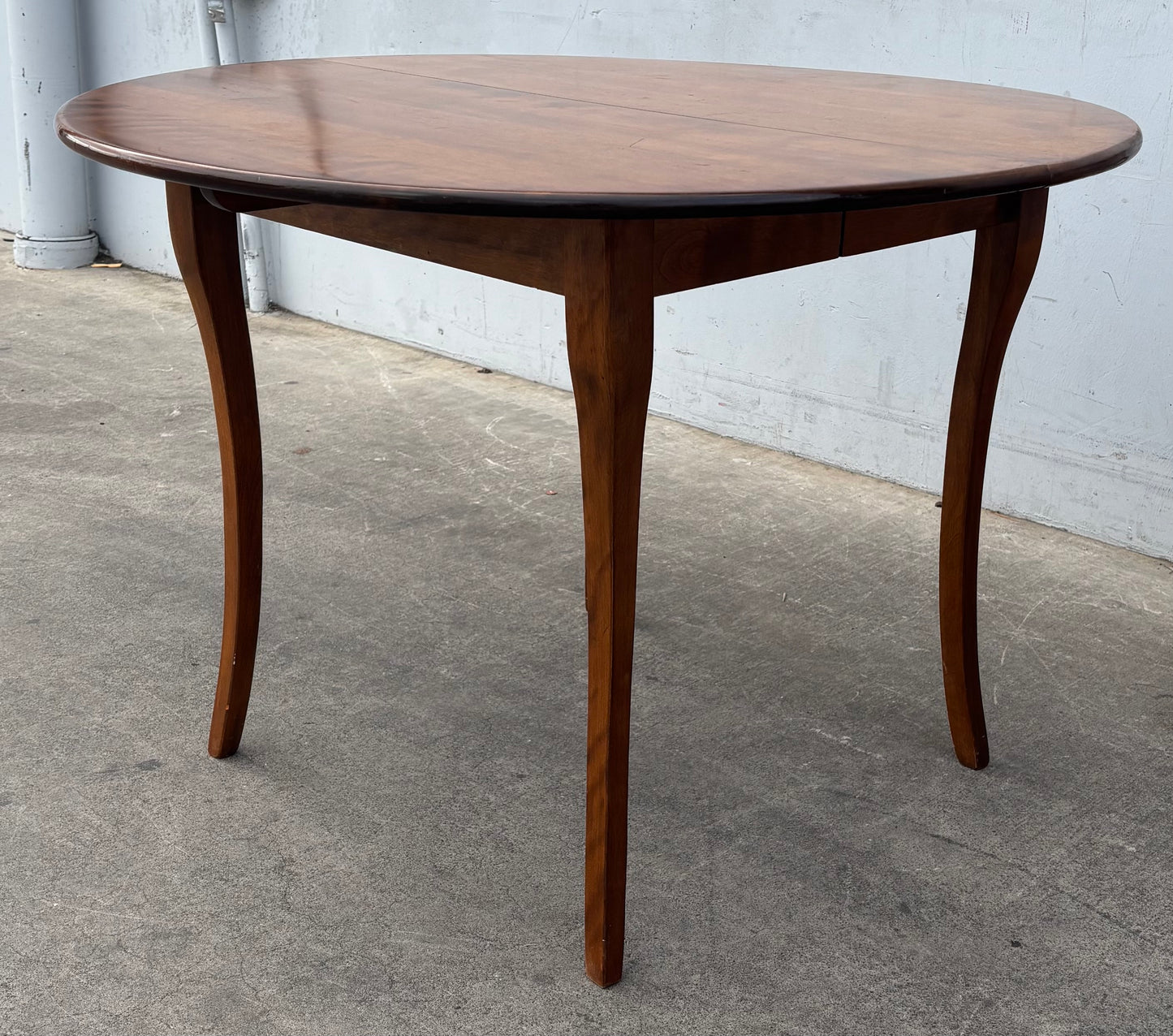 S. Cavallo inc. round table with 4 chairs wicker seats