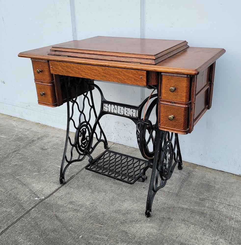 antique/ vintage singer sewing machine