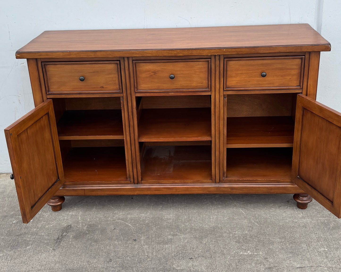 Sideboard/ buffet cabinet