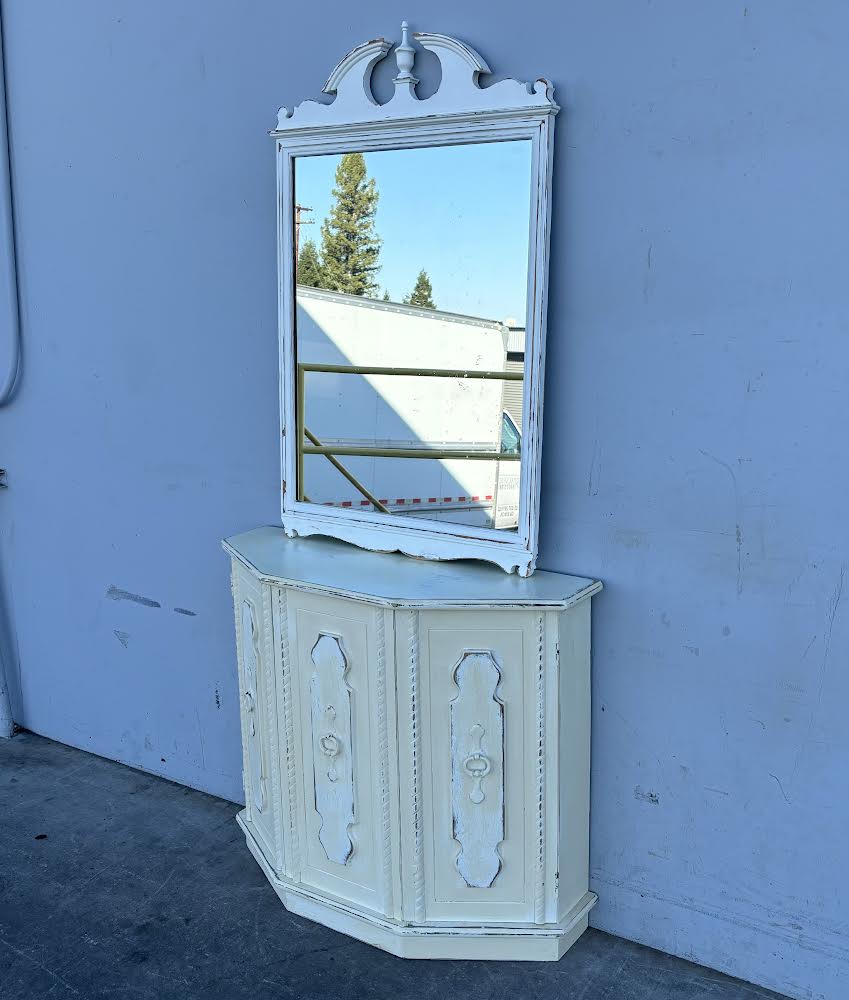 White/cream entry/hallway cabinet with mirror