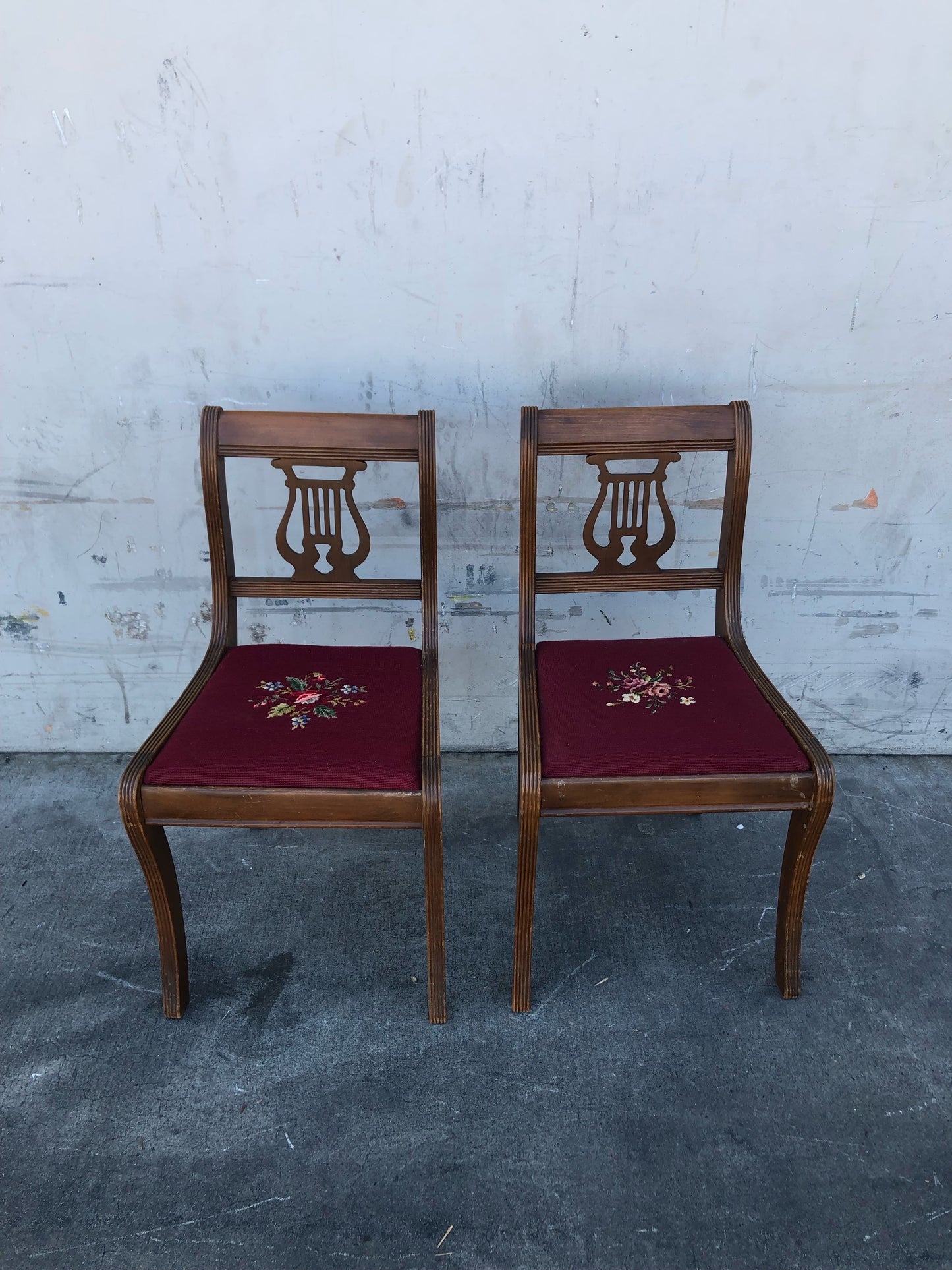 Lexington 2 red floral cushion side dining chairs and stool