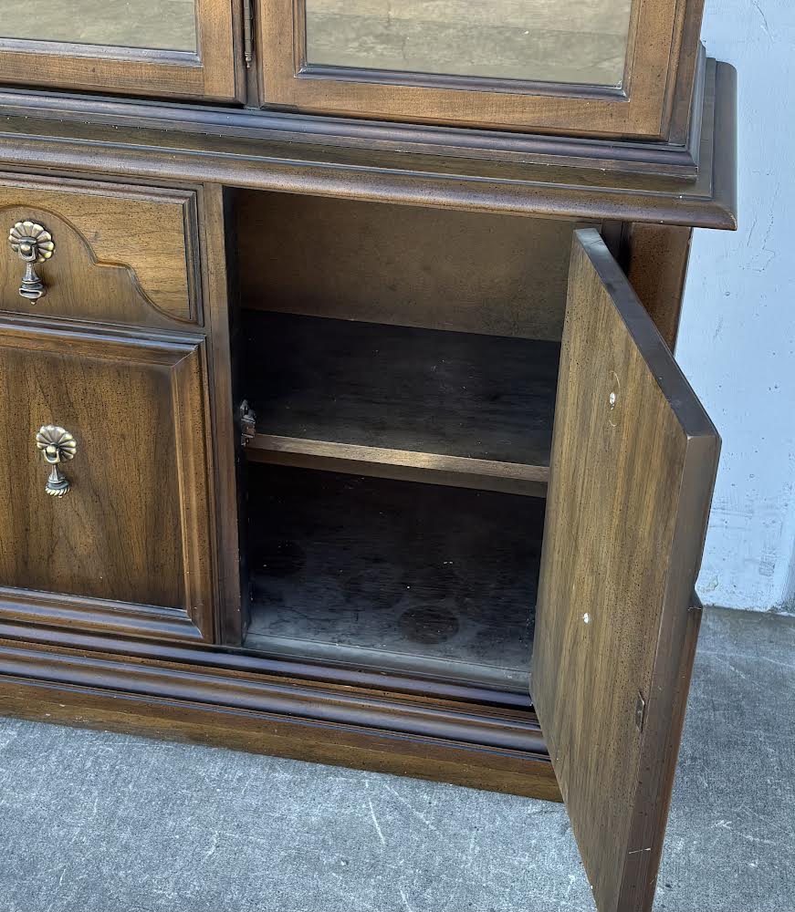 China Hutch Curio Cabinet